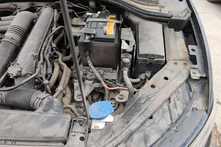 Used Volkswagen Sagitar 2022 280TSI DSG Excellence Edition Engine Bay Left