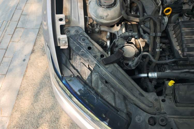 Used Volkswagen Sagitar 2022 280TSI DSG Flyover Edition Engine Bay Right