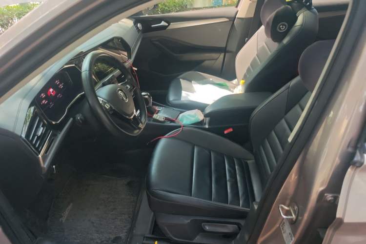 Used Volkswagen Sagitar 2022 280TSI DSG Flyover Edition Left Front Seat