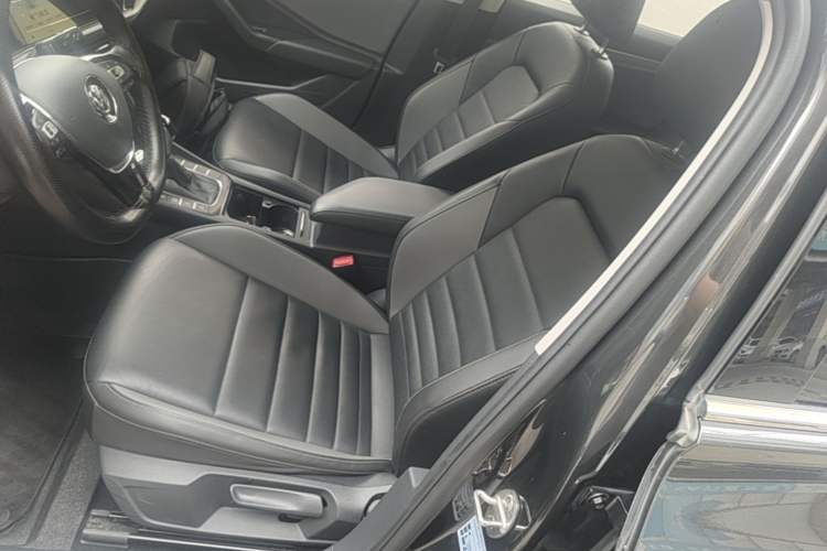 Used Volkswagen Sagitar 2022 280TSI DSG Flyover Edition Left Front Seat
