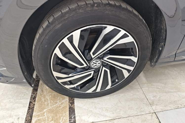 Used Volkswagen Sagitar 2022 280TSI DSG Excellence Edition Left Front Wheel Hub