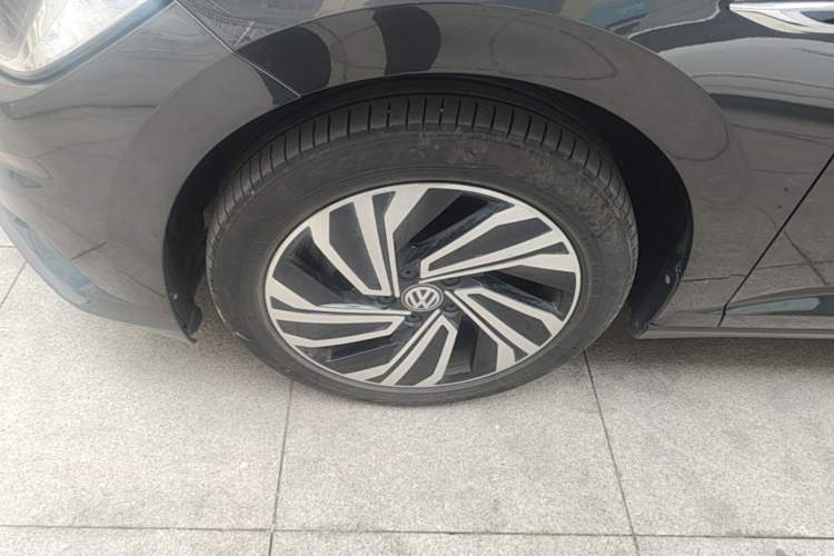 Used Volkswagen Sagitar 2022 280TSI DSG Flyover Edition Left Front Wheel Hub
