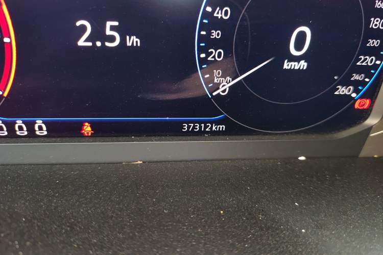 Used Volkswagen Sagitar 2022 280TSI DSG Excellence Edition Odometer Close Up