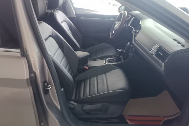 Used Volkswagen Sagitar 2022 280TSI DSG Flyover Edition Right Front Seat