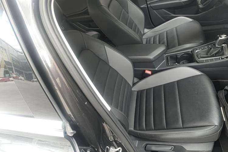 Used Volkswagen Sagitar 2022 280TSI DSG Flyover Edition Right Front Seat
