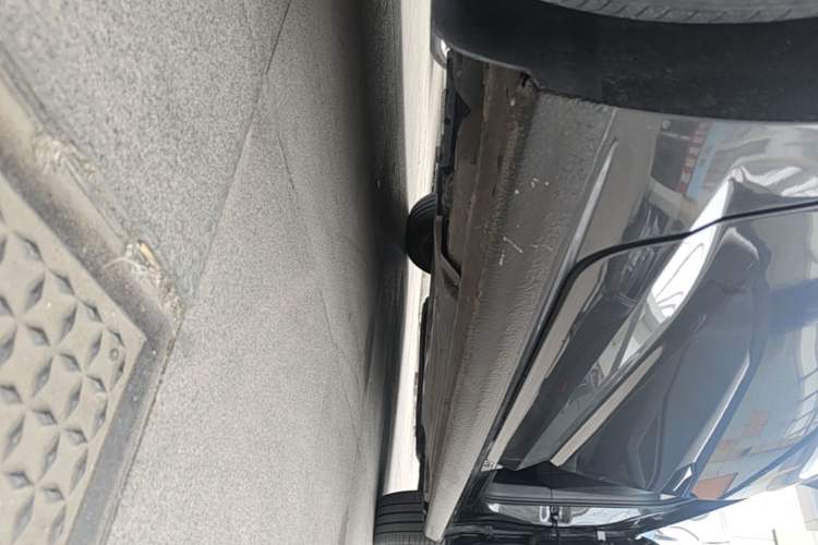 Used Volkswagen Sagitar 2022 280TSI DSG Flyover Edition Right Side Sill