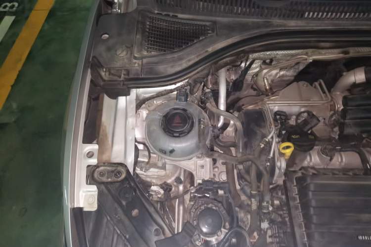 Used Volkswagen Sagitar 2022 280TSI DSG Excellence Edition Engine Bay Right