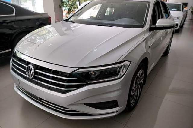 Ojetý Volkswagen Sagitar 2022 280TSI DSG Flyover Edition