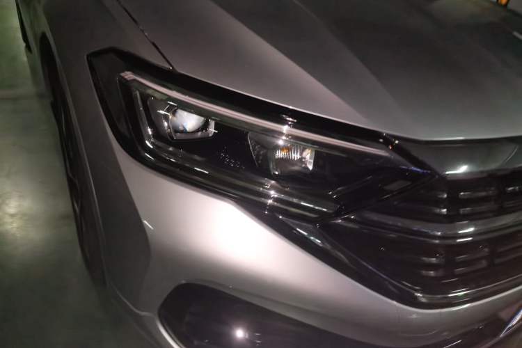 Used Volkswagen Sagitar 2022 280TSI DSG Excellence Edition Right Front Headlight