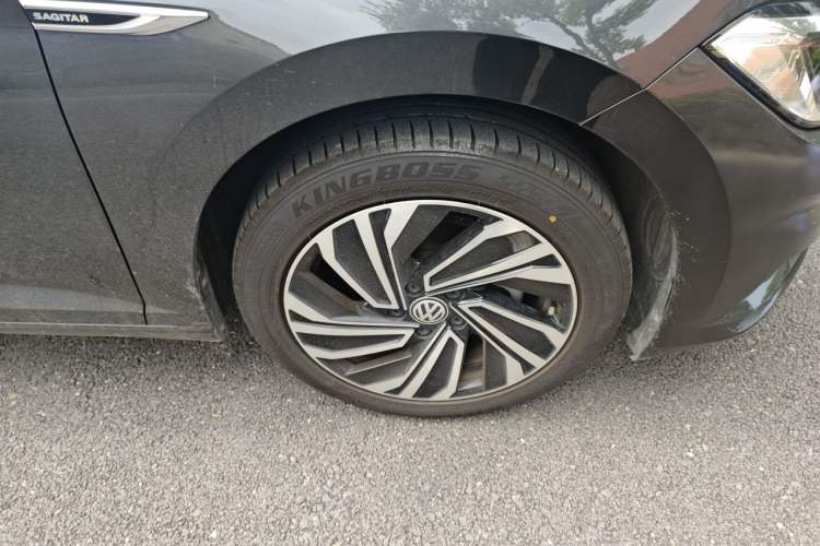 Used Volkswagen Sagitar 2022 280TSI DSG Flyover Edition Right Front Wheel Hub