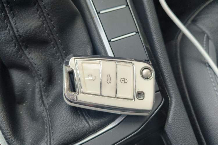 Used Volkswagen Sagitar 2022 280TSI DSG Flyover Edition Vehicle Key