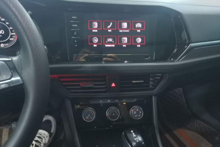 Used Volkswagen Sagitar 2022 280TSI DSG Excellence Edition Audio And AC Panel