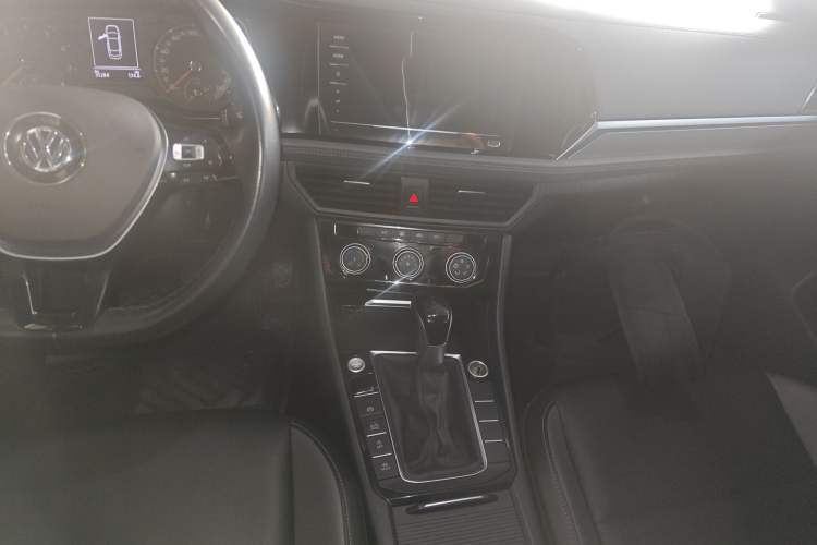 Used Volkswagen Sagitar 2022 280TSI DSG Flyover Edition Audio And AC Panel