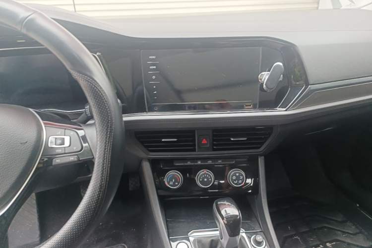 Used Volkswagen Sagitar 2022 280TSI DSG Flyover Edition Audio And AC Panel