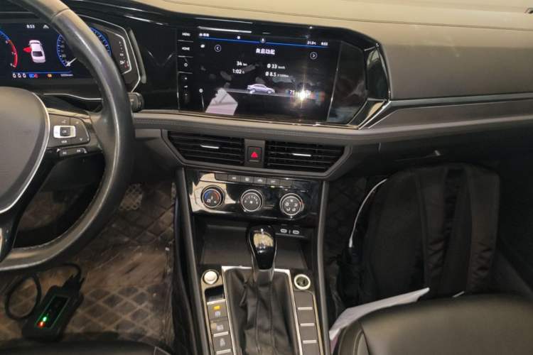 Used Volkswagen Sagitar 2022 280TSI DSG Excellence Edition Audio And AC Panel