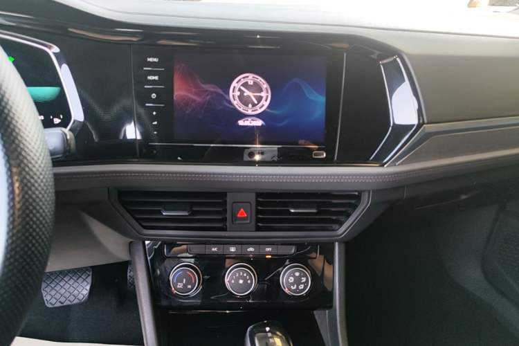 Used Volkswagen Sagitar 2022 280TSI DSG Flyover Edition Audio And AC Panel