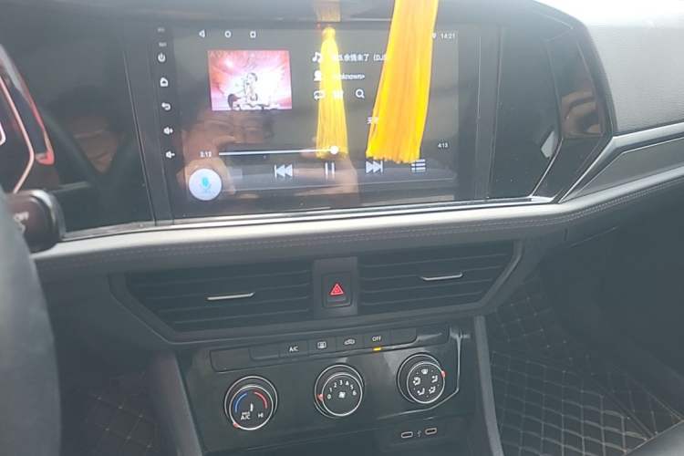 Used Volkswagen Sagitar 2022 280TSI DSG Excellence Edition Audio And AC Panel