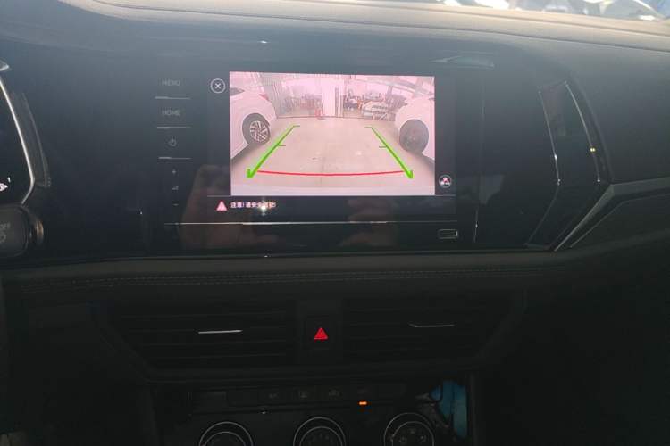 Used Volkswagen Sagitar 2022 280TSI DSG Flyover Edition Audio And AC Panel