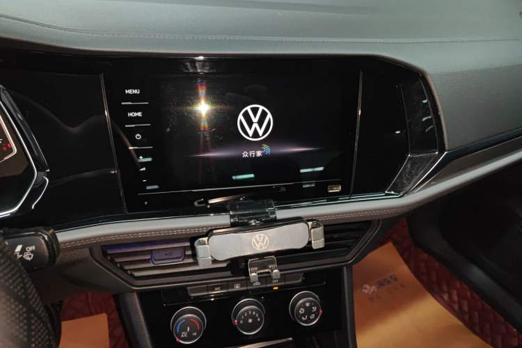 Used Volkswagen Sagitar 2022 280TSI DSG Flyover Edition Audio And AC Panel