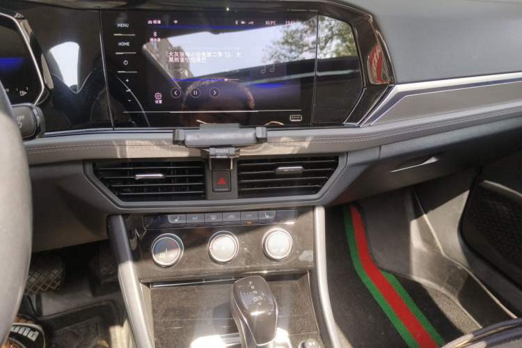 Used Volkswagen Sagitar 2022 280TSI DSG Excellence Edition Audio And AC Panel