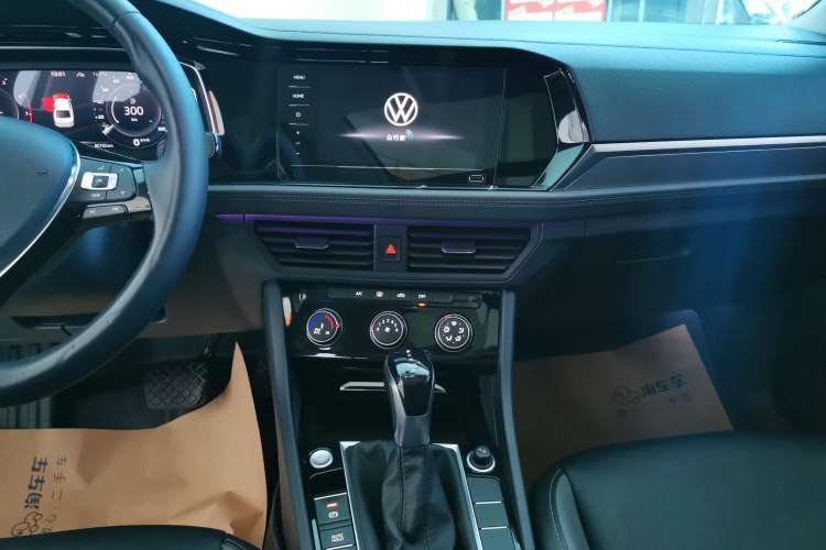 Used Volkswagen Sagitar 2022 280TSI DSG Excellence Edition Audio And AC Panel