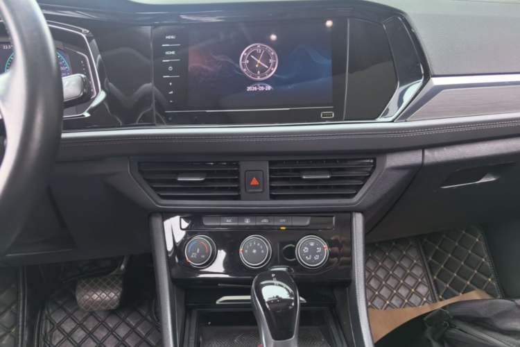 Used Volkswagen Sagitar 2022 280TSI DSG Flyover Edition Audio And AC Panel