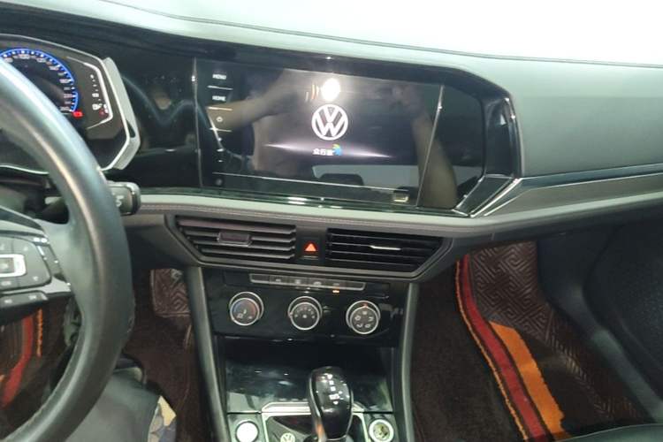 Used Volkswagen Sagitar 2022 280TSI DSG Excellence Edition Audio And AC Panel
