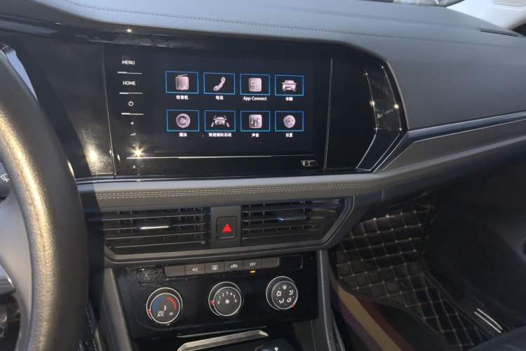 Used Volkswagen Sagitar 2022 280TSI DSG Flyover Edition Audio And AC Panel