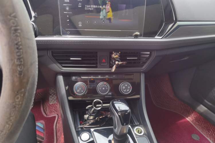 Used Volkswagen Sagitar 2022 280TSI DSG Excellence Edition Audio And AC Panel
