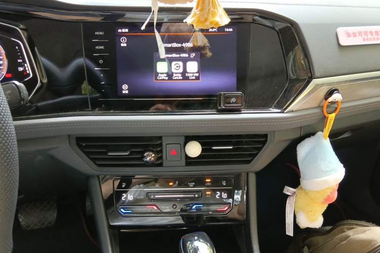 Used Volkswagen Sagitar 2022 280TSI DSG Excellence Edition Audio And AC Panel