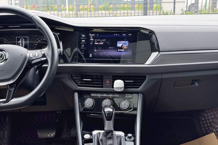 Used Volkswagen Sagitar 2022 280TSI DSG Flyover Edition Audio And AC Panel