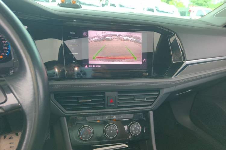 Used Volkswagen Sagitar 2022 280TSI DSG Flyover Edition Audio And AC Panel
