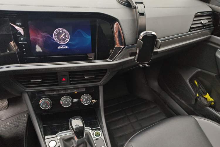 Used Volkswagen Sagitar 2022 280TSI DSG Flyover Edition Audio And AC Panel
