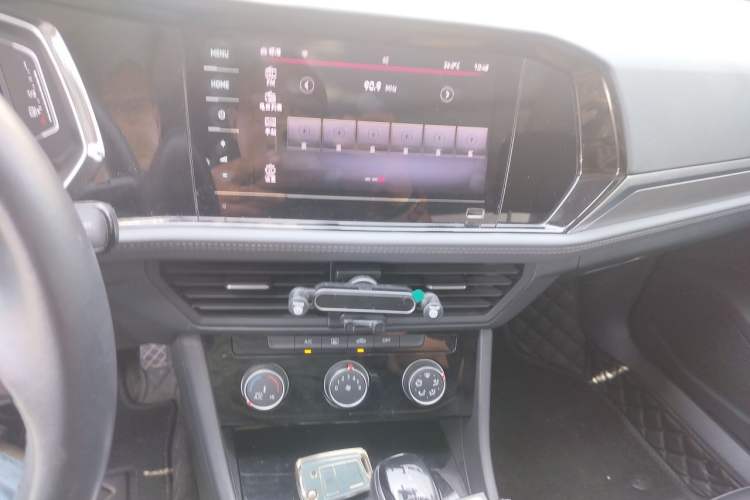 Used Volkswagen Sagitar 2022 280TSI DSG Flyover Edition Audio And AC Panel