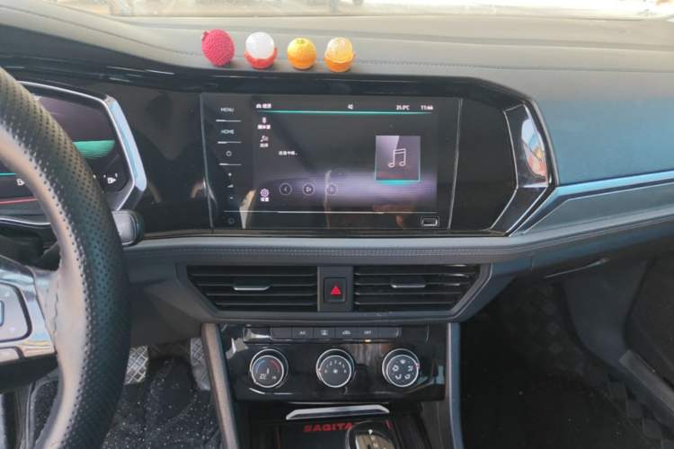 Used Volkswagen Sagitar 2022 280TSI DSG Flyover Edition Audio And AC Panel