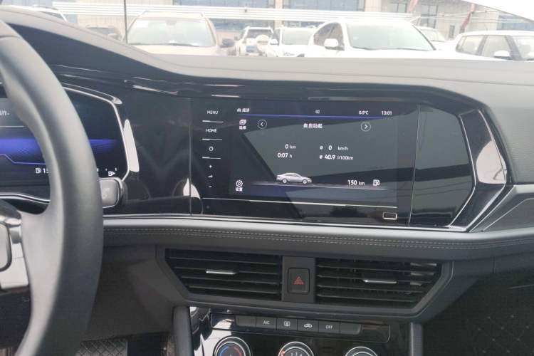 Used Volkswagen Sagitar 2022 280TSI DSG Flyover Edition Audio And AC Panel