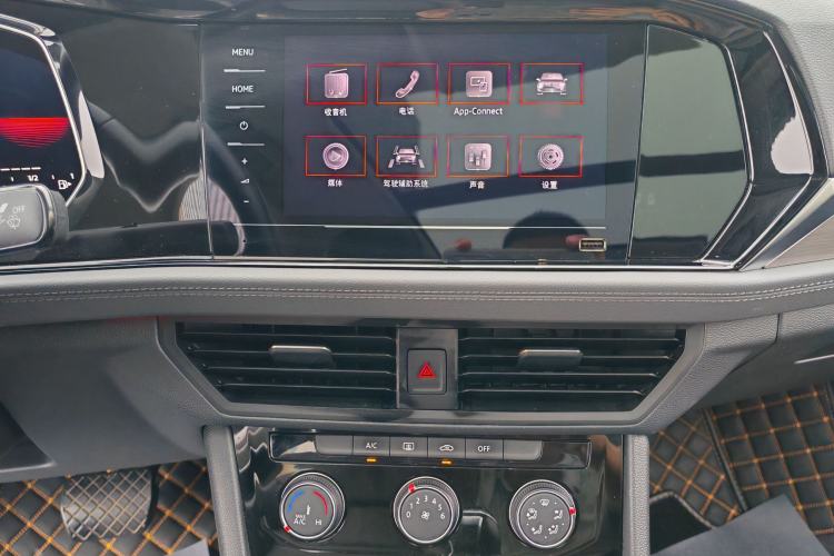 Used Volkswagen Sagitar 2022 280TSI DSG Excellence Edition Audio And AC Panel