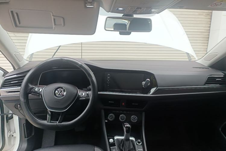 Used Volkswagen Sagitar 2022 280TSI DSG Flyover Edition Center Console