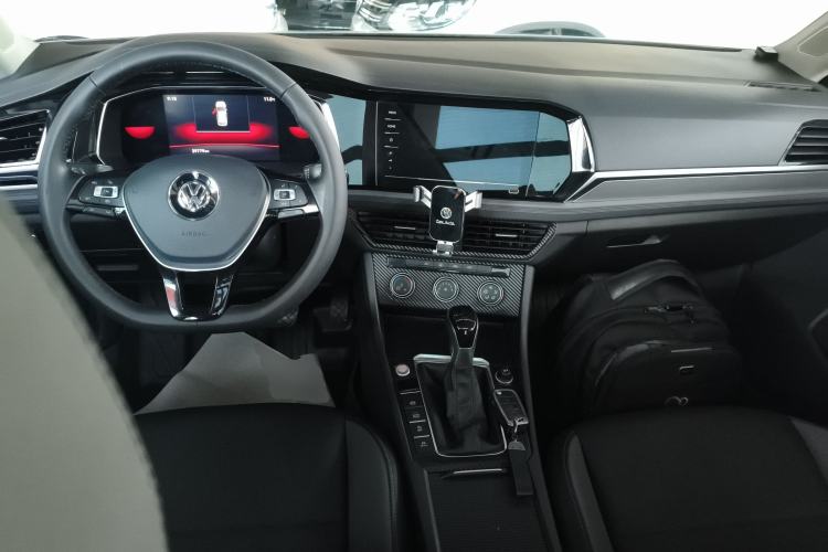Used Volkswagen Sagitar 2022 280TSI DSG Flyover Edition Center Console
