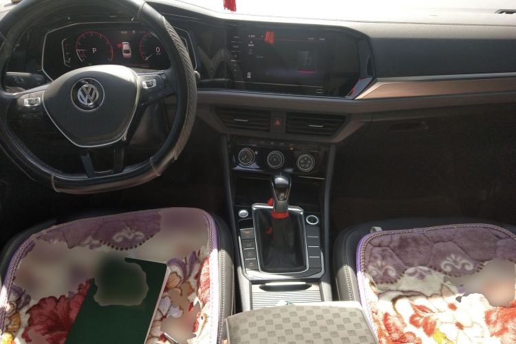 Used Volkswagen Sagitar 2022 280TSI DSG Flyover Edition Center Console