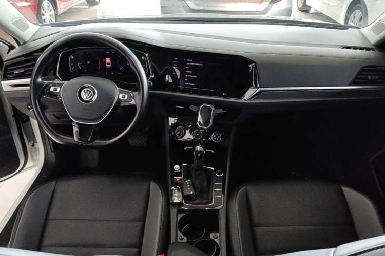 Used Volkswagen Sagitar 2022 280TSI DSG Flyover Edition Center Console