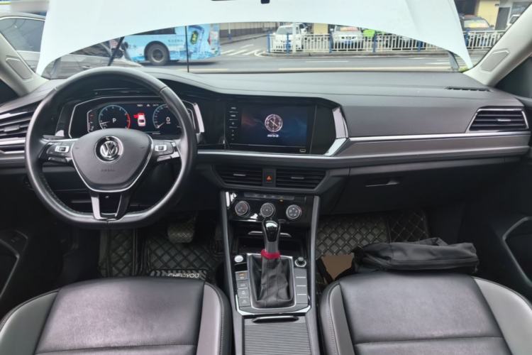 Used Volkswagen Sagitar 2022 280TSI DSG Flyover Edition Center Console