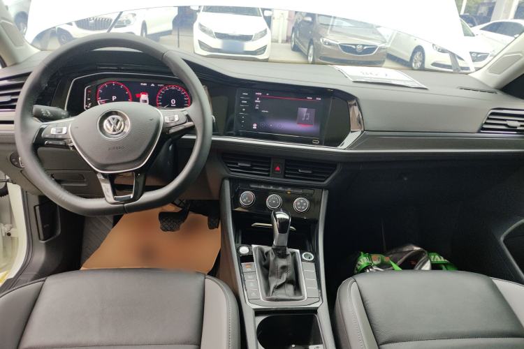 Used Volkswagen Sagitar 2022 280TSI DSG Flyover Edition Center Console