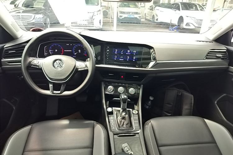 Used Volkswagen Sagitar 2022 280TSI DSG Flyover Edition Center Console