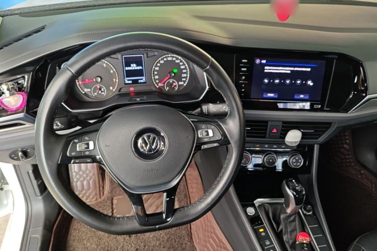 Used Volkswagen Sagitar 2022 280TSI DSG Flyover Edition Center Console