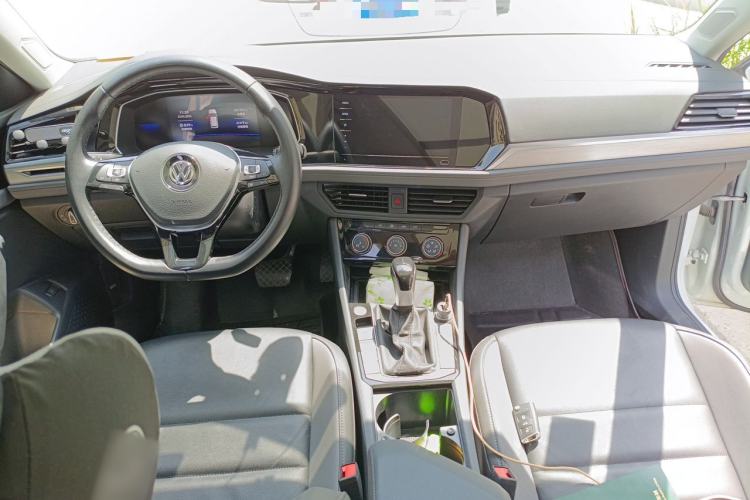 Used Volkswagen Sagitar 2022 280TSI DSG Flyover Edition Center Console