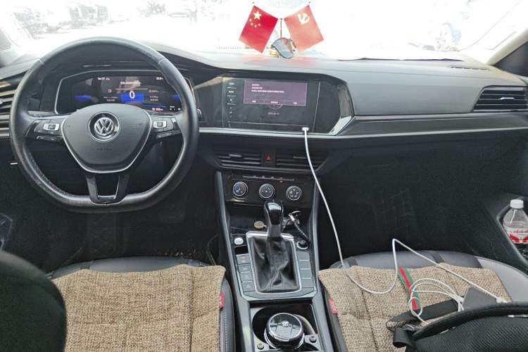 Used Volkswagen Sagitar 2022 280TSI DSG Flyover Edition Center Console