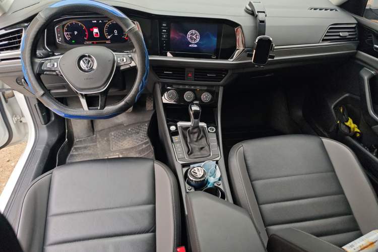 Used Volkswagen Sagitar 2022 280TSI DSG Flyover Edition Center Console