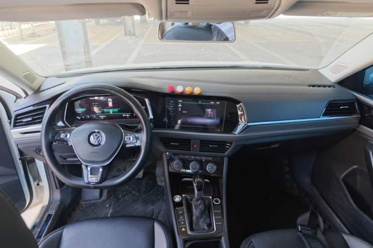 Used Volkswagen Sagitar 2022 280TSI DSG Flyover Edition Center Console