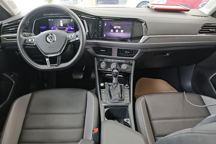 Used Volkswagen Sagitar 2022 200TSI DSG Flyover Edition Center Console